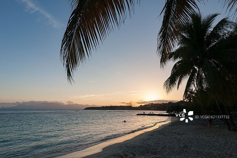 瓜德罗普岛拉卡拉维尔加勒比海滩图片素材