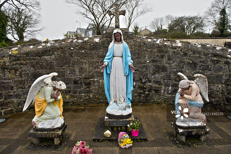 爱尔兰斯莱戈郡的玛丽与天使雕像图片素材