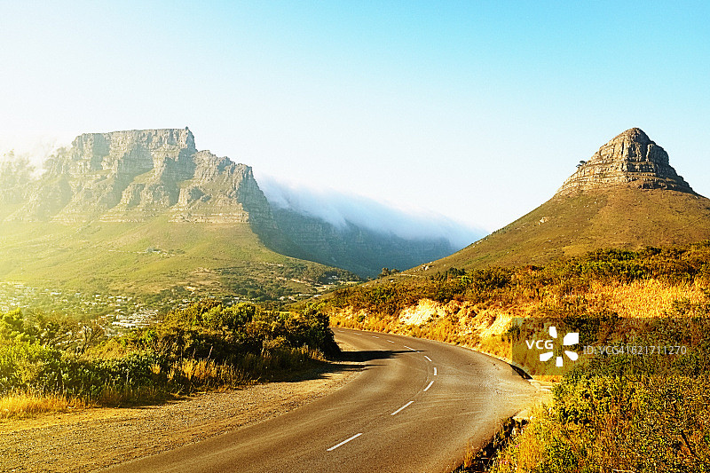 通往桌山的风景道路图片素材