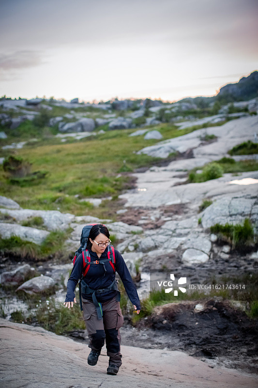 前往圣坛岩图片素材