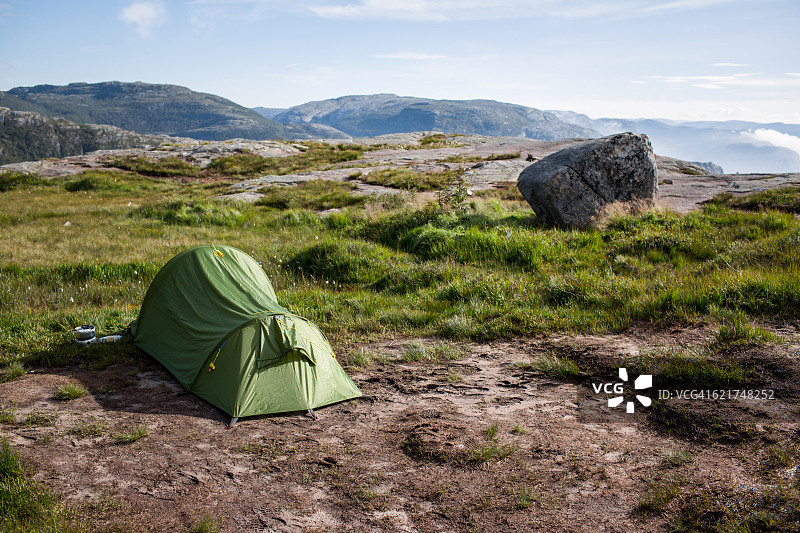 在圣坛岩露营图片素材