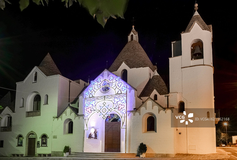 意大利阿尔贝罗贝洛“特鲁洛教堂”的立面，联合国教科文组织遗产图片素材