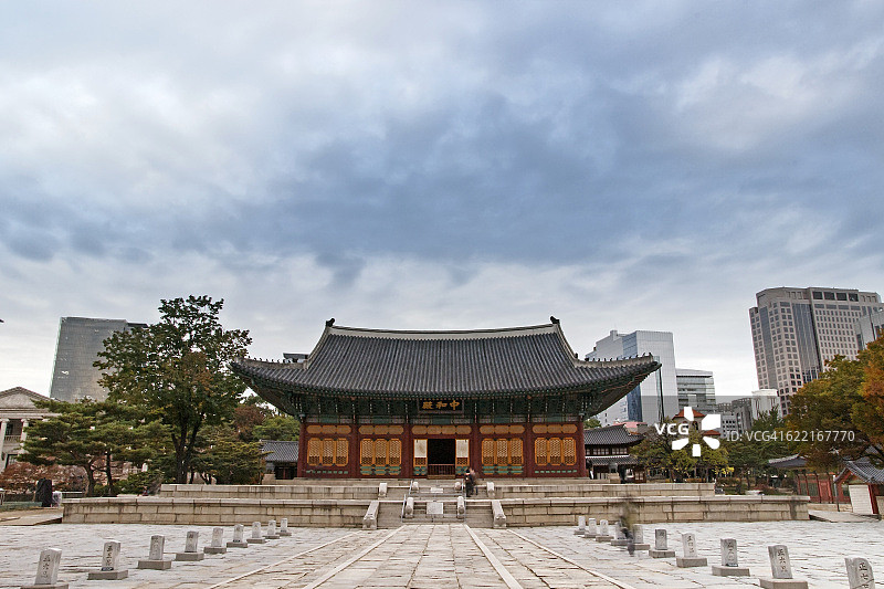 韩国德寿宫内的 Junghwajeon图片素材