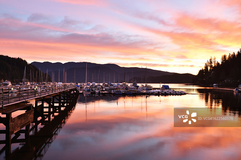 北温哥华深湾壮丽日出图片素材