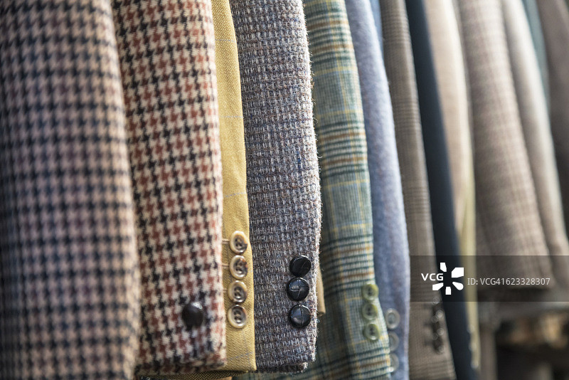 男士粗花呢和羊毛夹克，裁缝店，英国图片素材