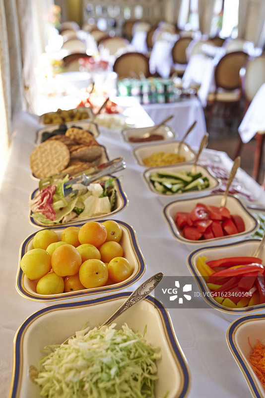 豪华的跨西伯利亚特快列车上的自助早餐图片素材