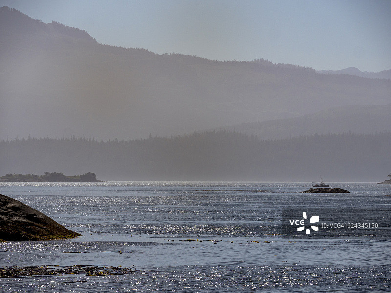 约翰斯通海峡-温哥华岛上的晨雾图片素材