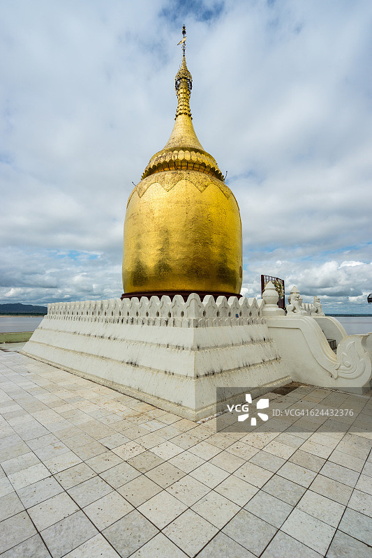 蒲甘伊洛瓦底江附近的布帕耶佛塔，曼德勒图片素材