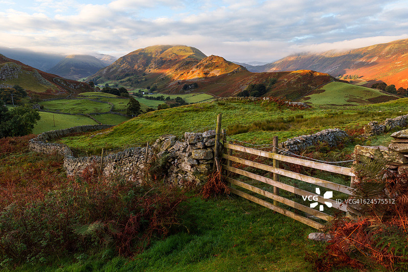 美丽的早晨，马丁代尔，湖区，坎布里亚，英格兰图片素材