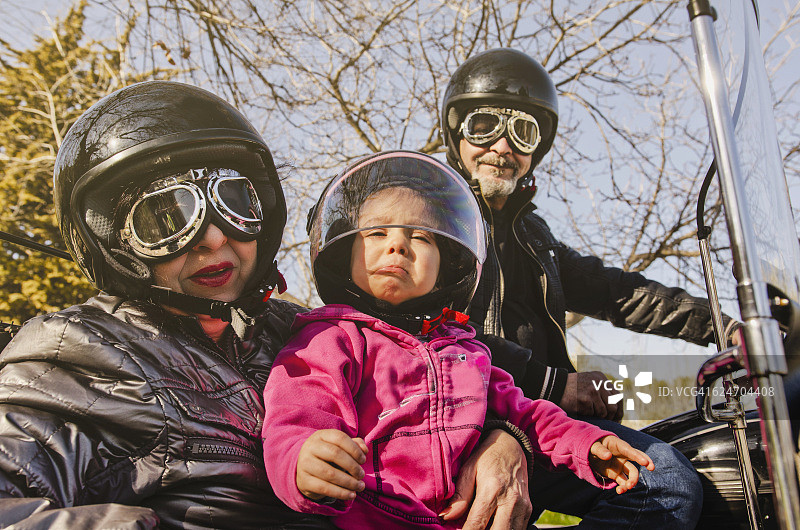 边三轮祖父母图片素材