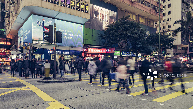 香港弥敦道的行人图片素材