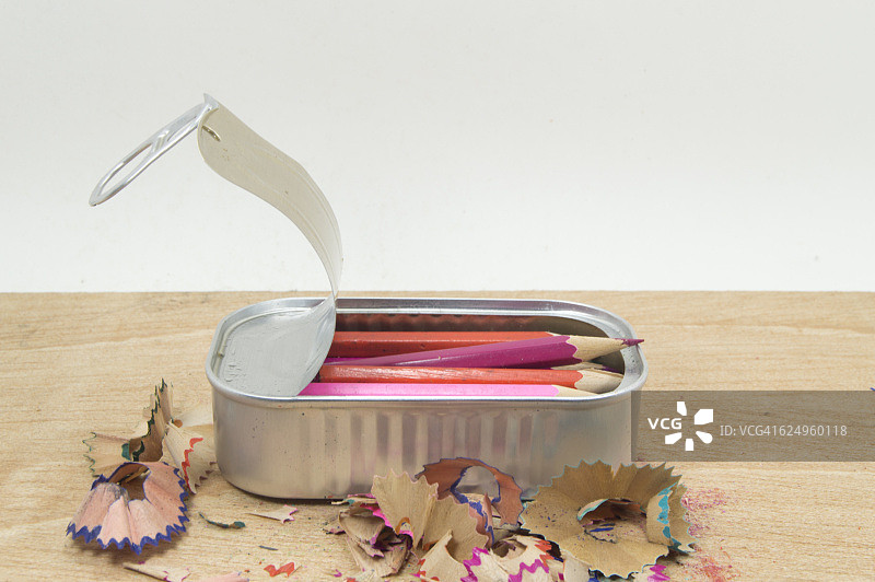 铝制铅笔盒图片素材