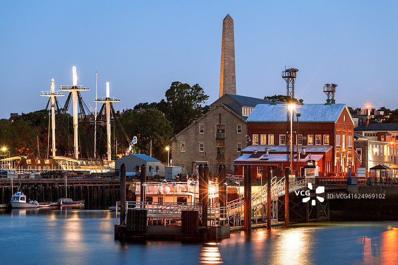 清晨，碉堡山纪念碑，查尔斯顿海军造船厂，宪法号，波士顿，马萨诸塞州，美国图片素材
