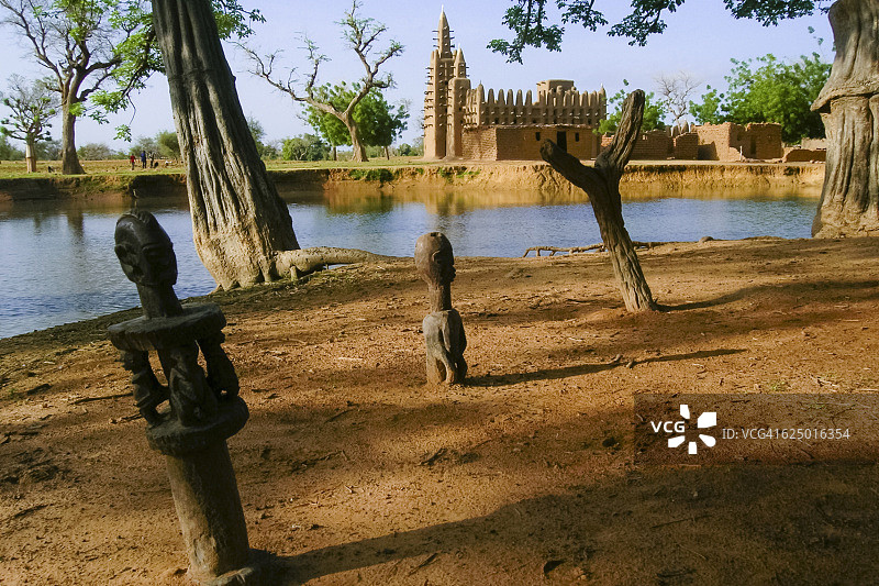 清真寺和部落雕像图片素材