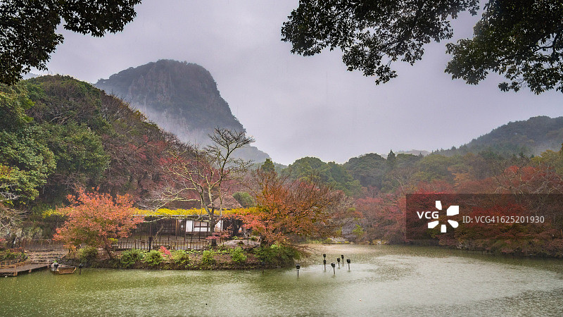 日本佐贺御船山乐园的雨景图片素材
