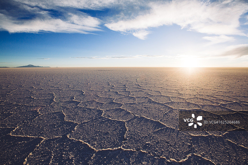 乌尤尼盐沼日出图片素材