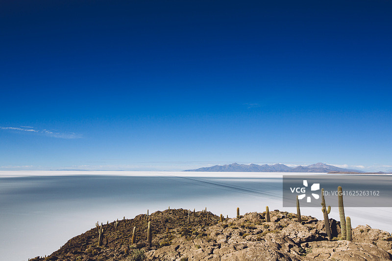 因卡瓦西岛 - 乌尤尼盐沼图片素材