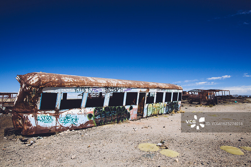 乌尤尼废弃的火车图片素材