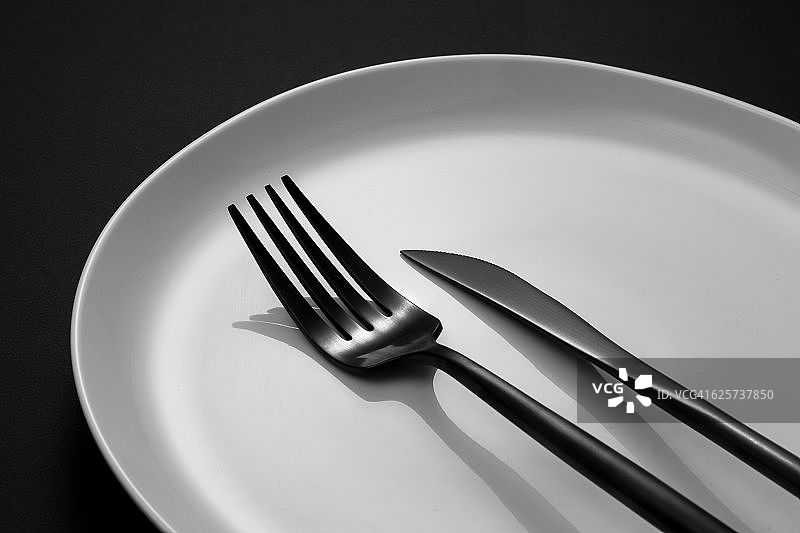黑色刀叉餐具图片素材