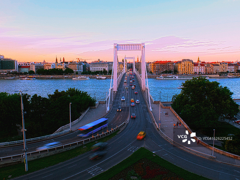 伊丽莎白桥和多瑙河图片素材