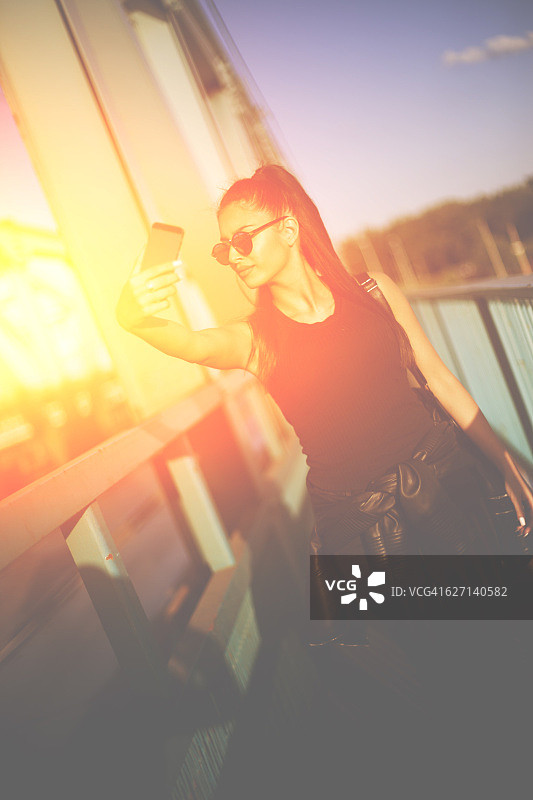 鸭子脸自拍图片素材