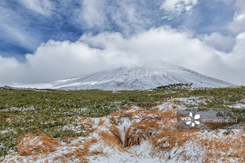 隐藏的山峰图片素材