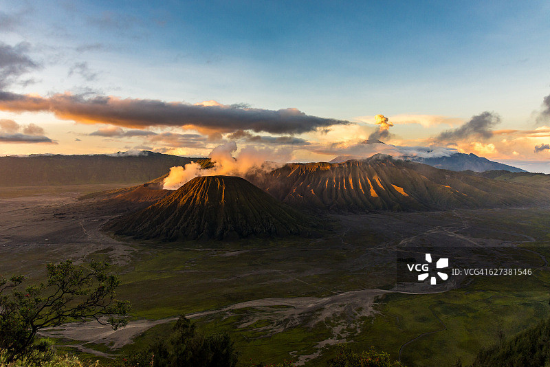 印度尼西亚布罗莫火山图片素材