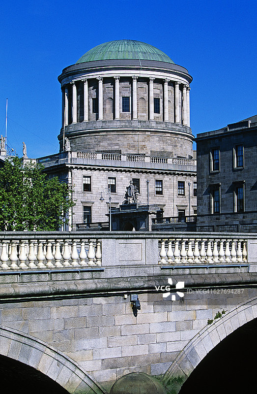 奥多诺万·罗萨桥和四法院大楼图片素材