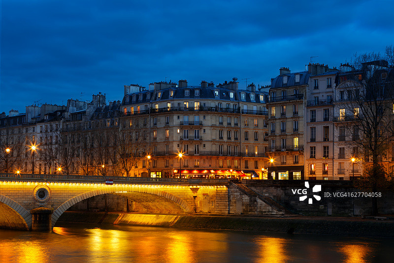 路易·菲利普桥和圣路易岛，巴黎图片素材