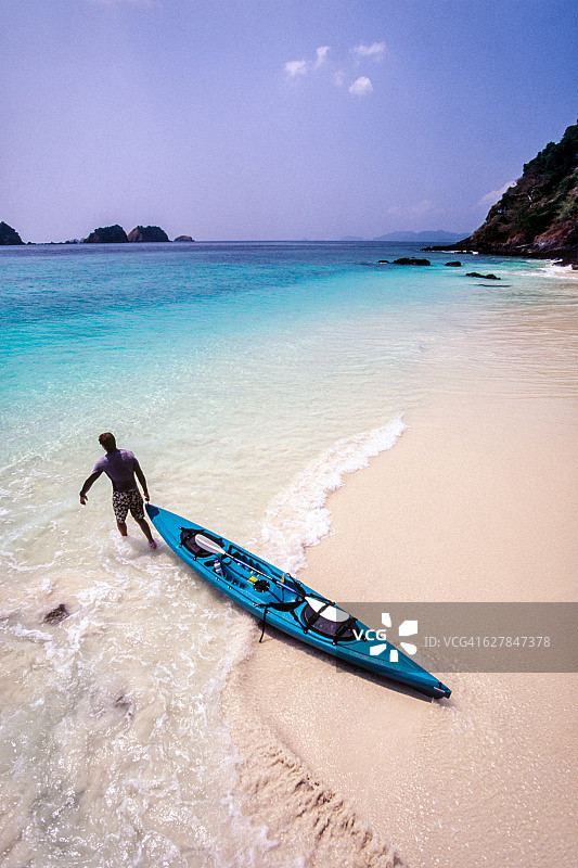 墨吉群岛海上皮划艇运动图片素材