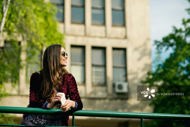 等待朋友图片素材