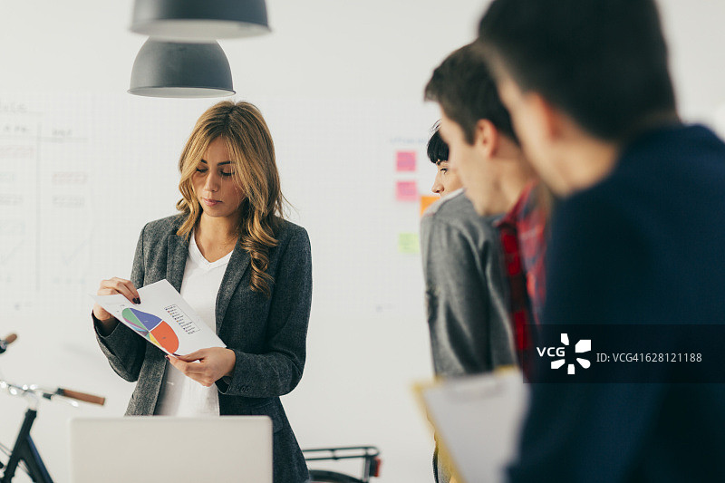 商务团队会议图片素材