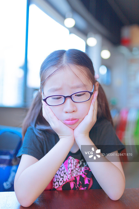 情绪低落图片素材