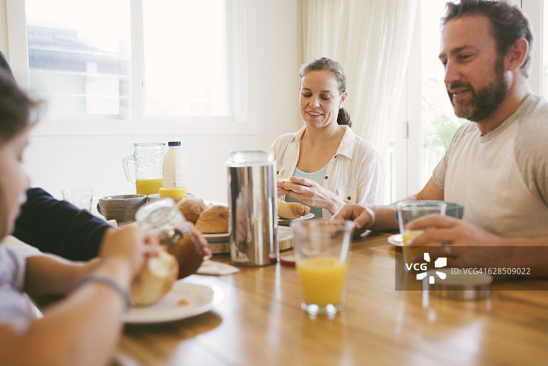 早晨：全家共享图片素材