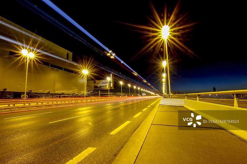 夜景光轨图片素材