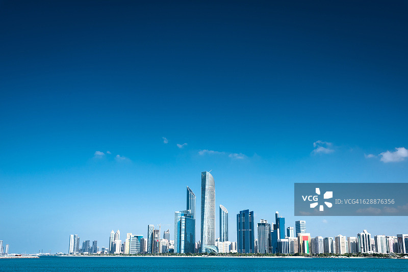 阿布扎比天际线海滨风光图片素材