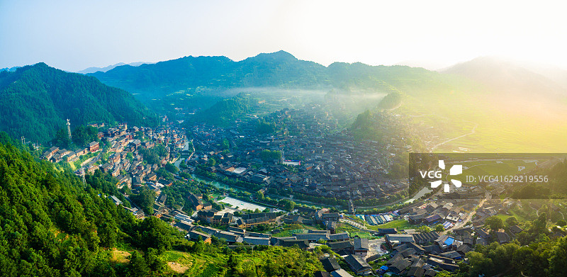 中国贵州省苗寨的航拍镜头图片素材