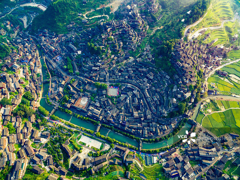 中国贵州省苗寨的航拍镜头图片素材