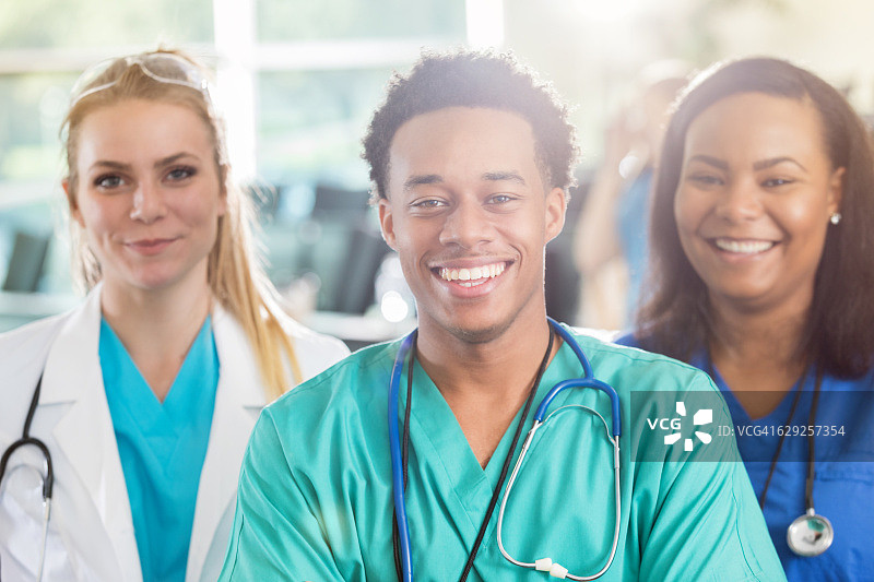 一群快乐的不同医疗实习生图片素材