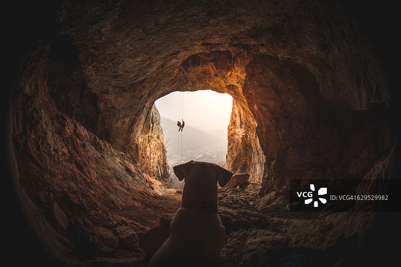 看狗人图片素材