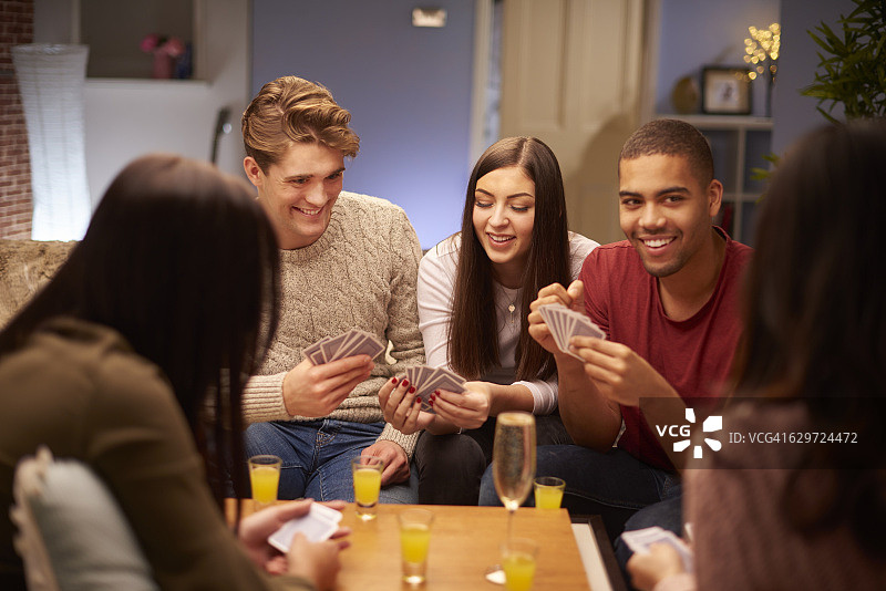 饮酒游戏图片素材