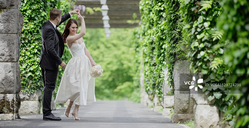 新娘和新郎跳舞图片素材