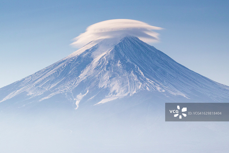 三层荚状云图片素材