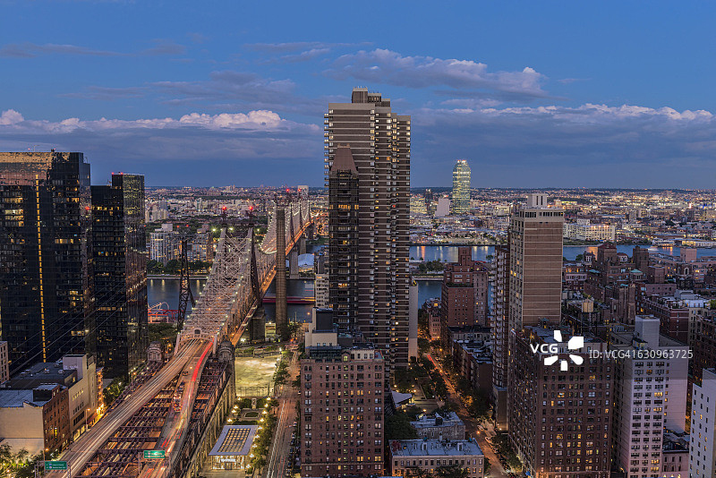 暮光下的昆斯伯勒大桥（59街大桥）图片素材