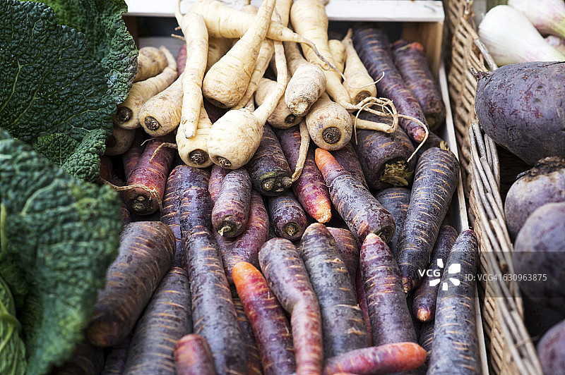 农贸市场上的芜菁图片素材
