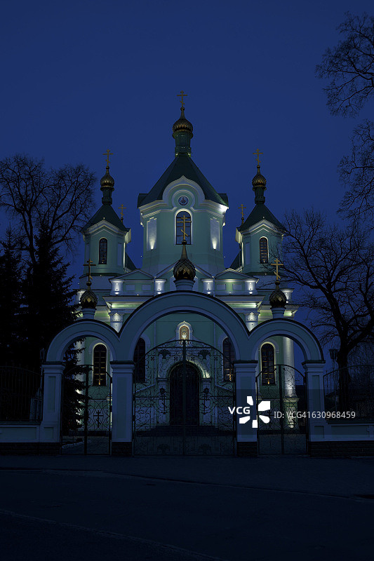 夜晚的圣西蒙大教堂图片素材