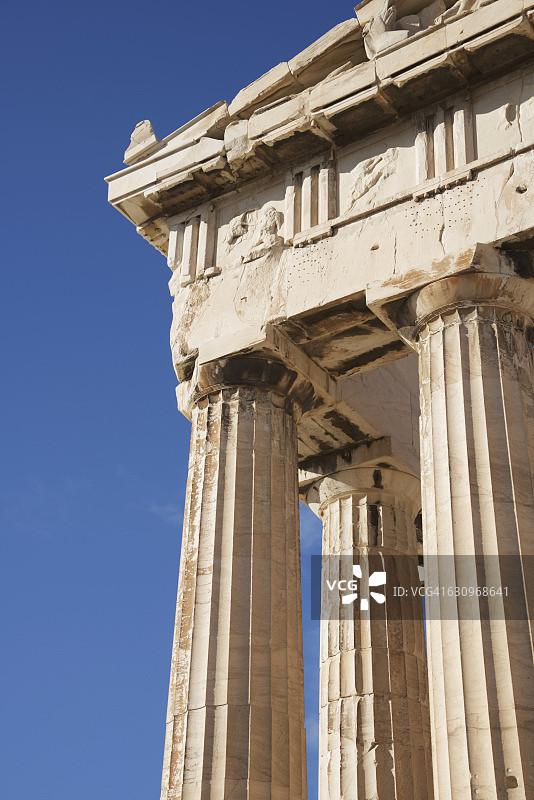 大理石帕特农神庙柱廊和山花墙一角图片素材