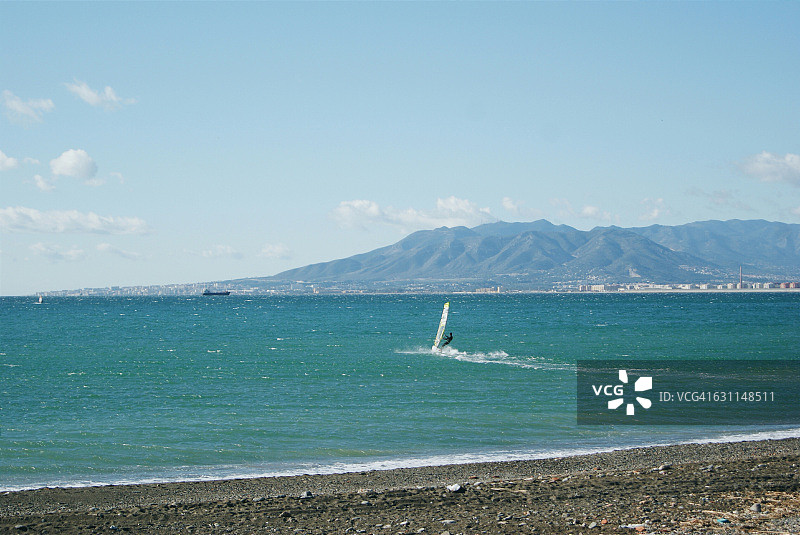 西班牙马拉加帆板男人图片素材