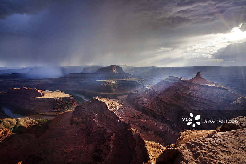 犹他州死马点州立公园的风暴图片素材