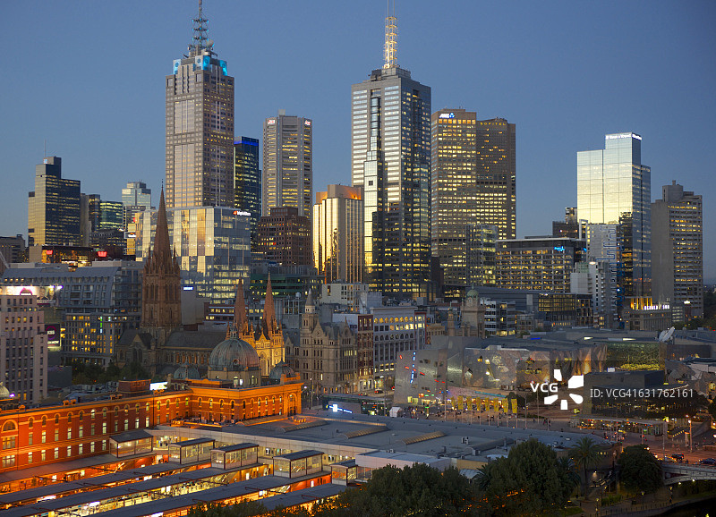 墨尔本中央商务区黄昏天际线图片素材